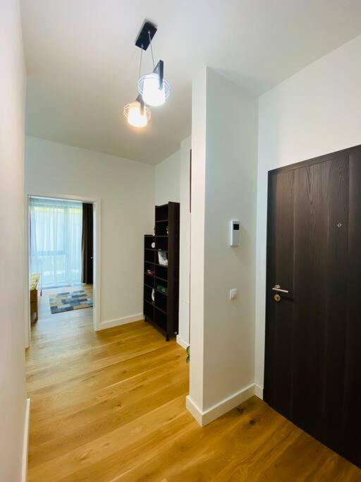 8Ight Apartment Brasov Luaran gambar
