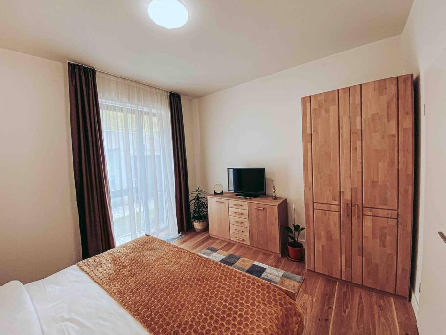 8Ight Apartment Brasov Luaran gambar