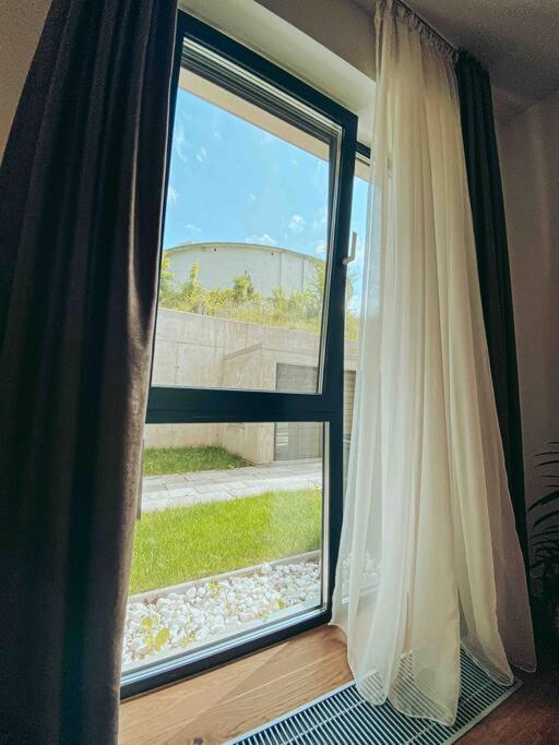 8Ight Apartment Brasov Luaran gambar