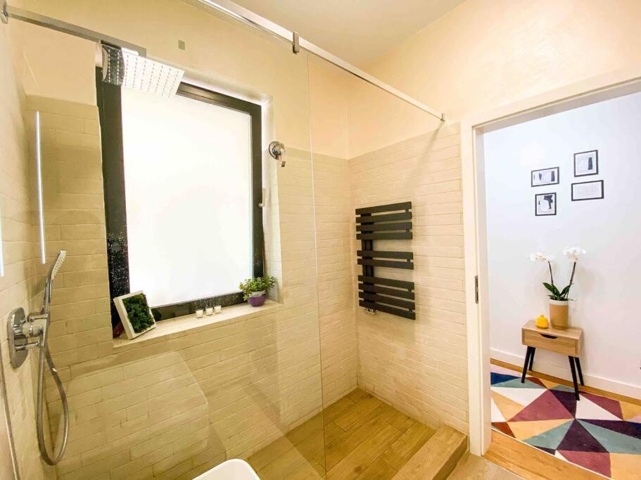 8Ight Apartment Brasov Luaran gambar