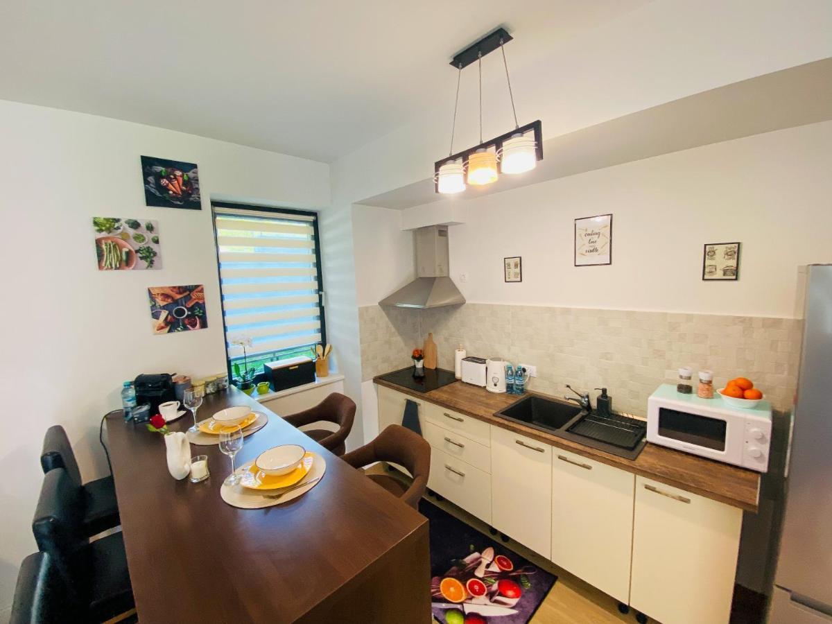 8Ight Apartment Brasov Luaran gambar