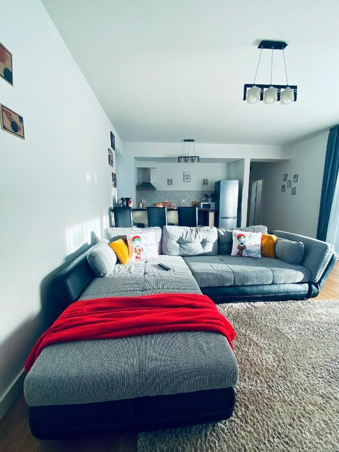 8Ight Apartment Brasov Luaran gambar
